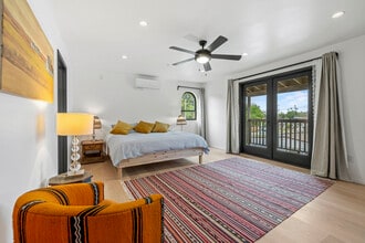 Building Photo - 1221 S Chavez St