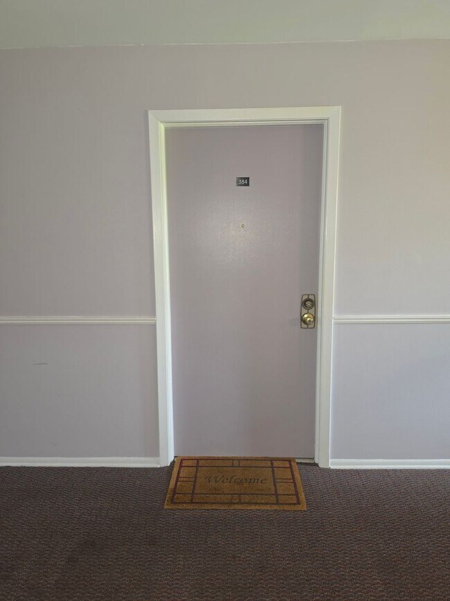 Building Photo - 384 Willowbrook Dr