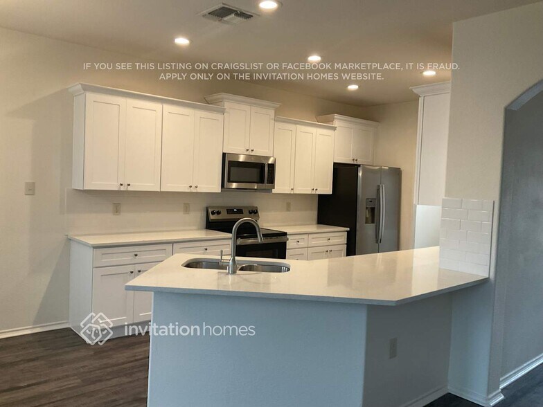 Building Photo - 1408 Red River Dr