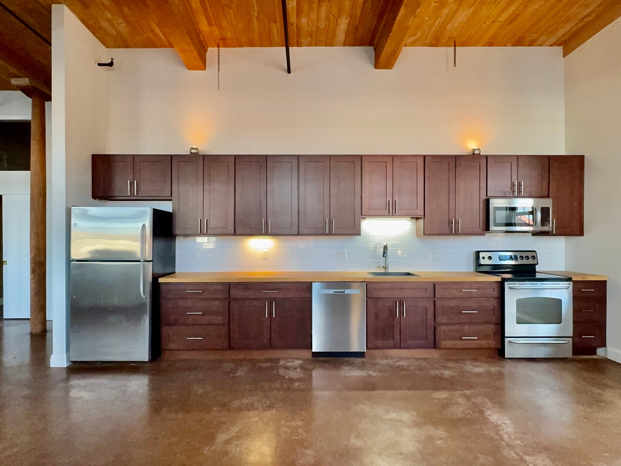 Building Photo - 35 Riverwalk Way