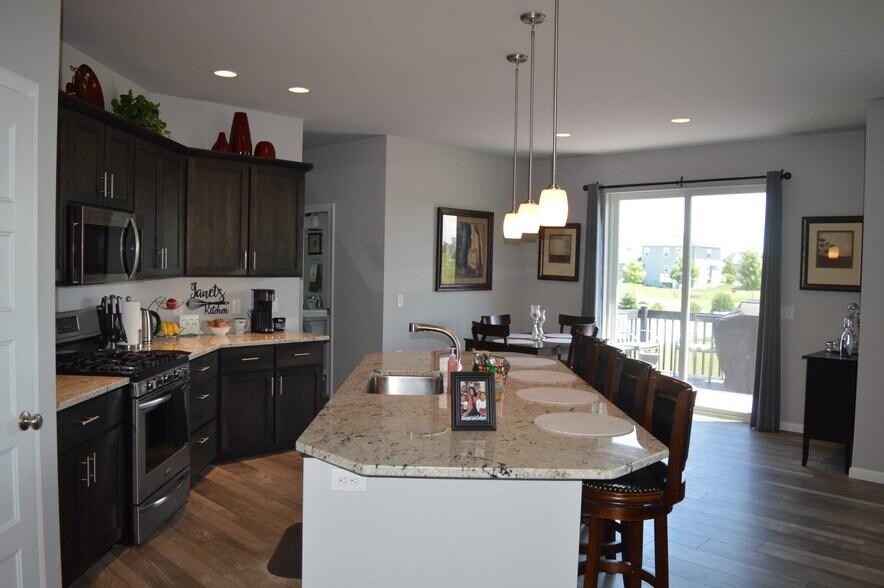 Building Photo - 801 Remington Way