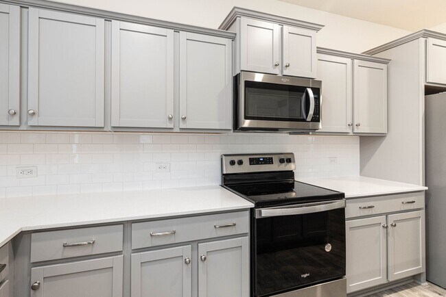Building Photo - Beautiful 3 Bedroom Townhome Near I-85 – AVAILABLE SEPTEMBER 2026