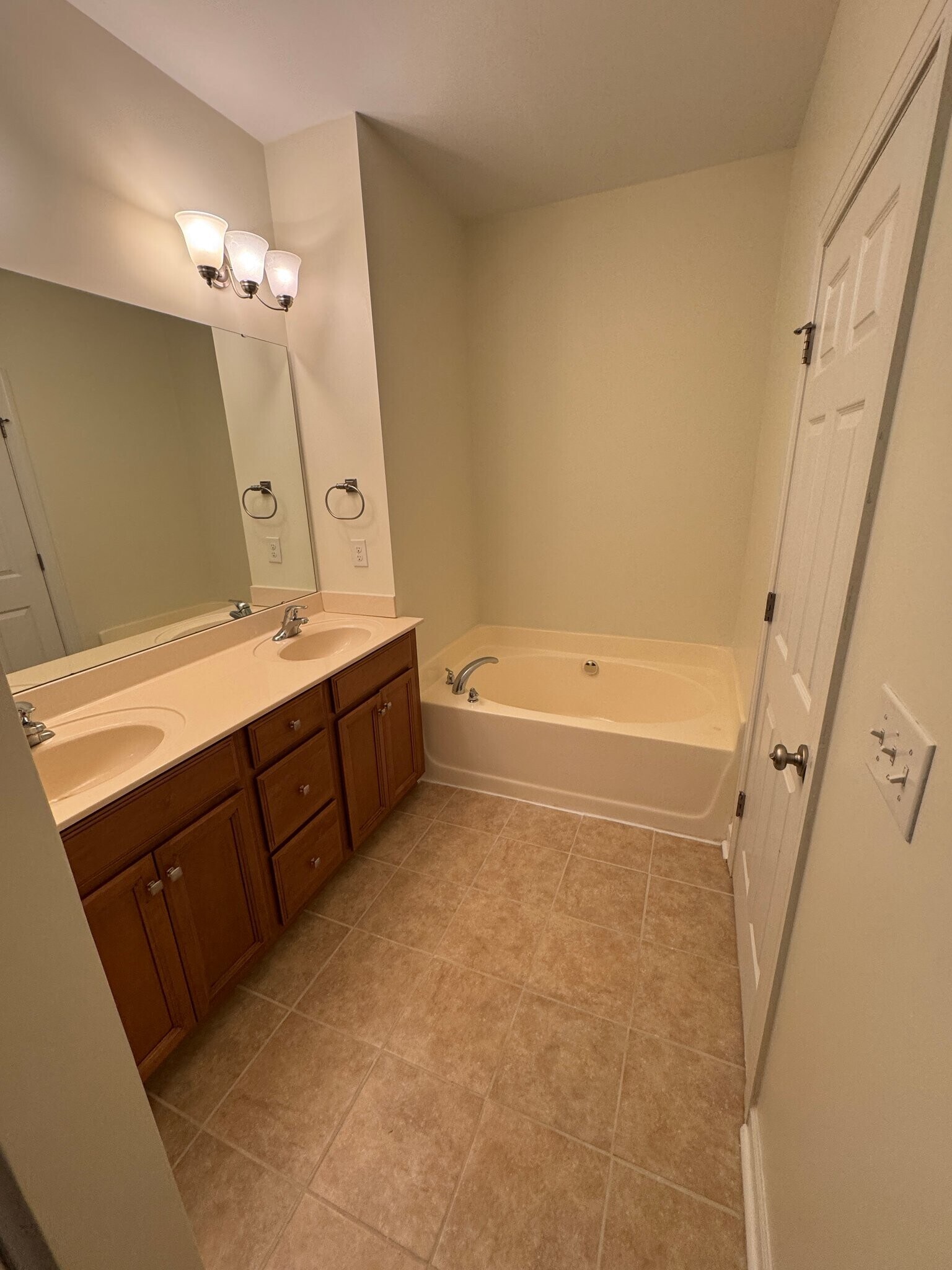 Building Photo - 11900 CHIANTI Dr