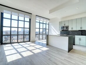 Building Photo - "Cozy 1-Bedroom Retreat in the Heart of Astoria – Your Perfect Urban Sanctuary!"