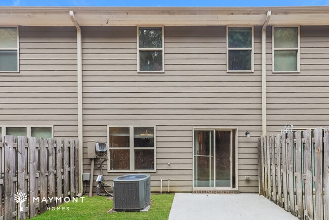 Building Photo - 1950 Old Dogwood