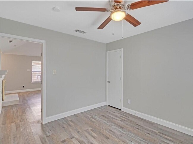 Building Photo - 1614 Doubletree Dr