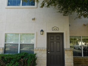 Building Photo - 1000 Diamond Dr