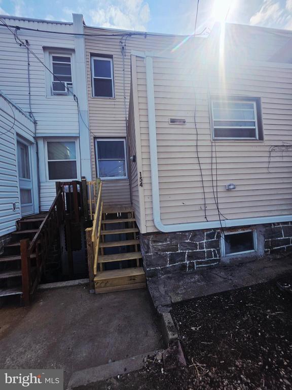 Building Photo - 154 N Carol Blvd