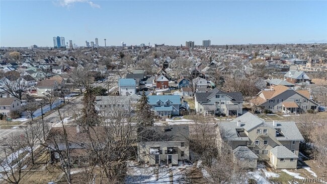 Building Photo - 609 24th St