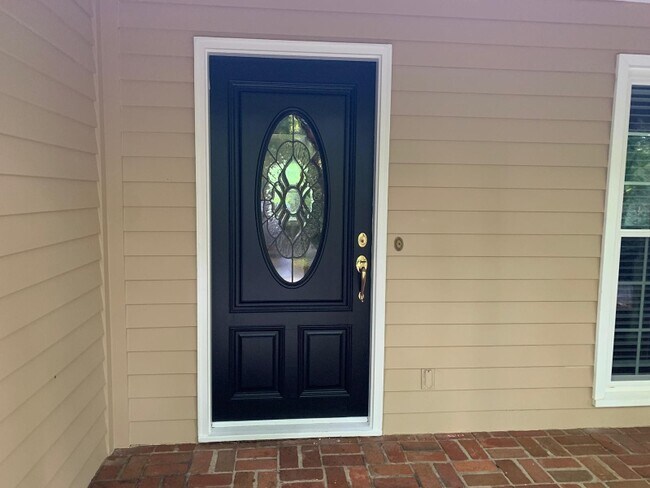 Building Photo - 350 Hollyberry Dr