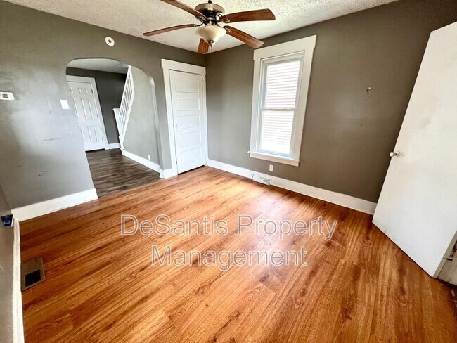 Building Photo - 4535 4th Ave