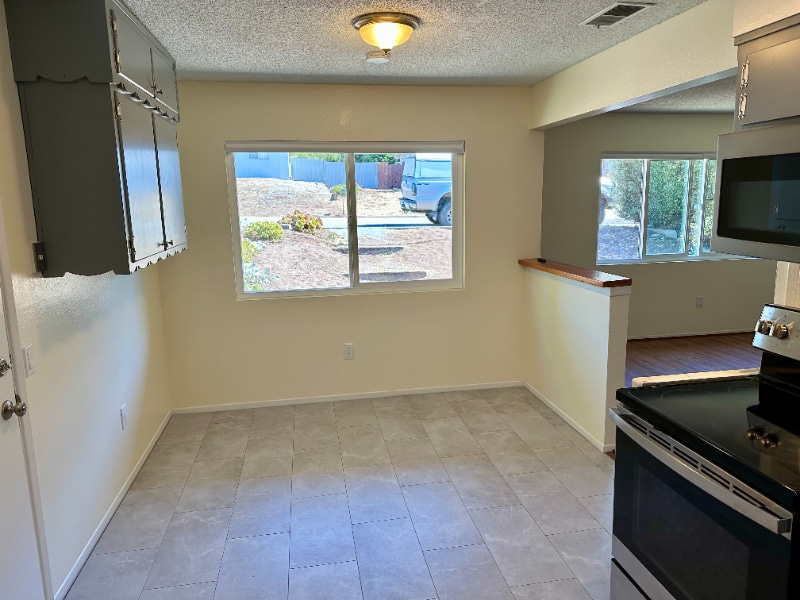 Building Photo - 480 Highland Dr