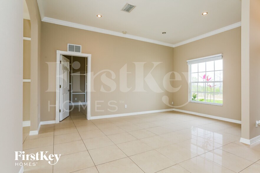 Building Photo - 2611 20th St W