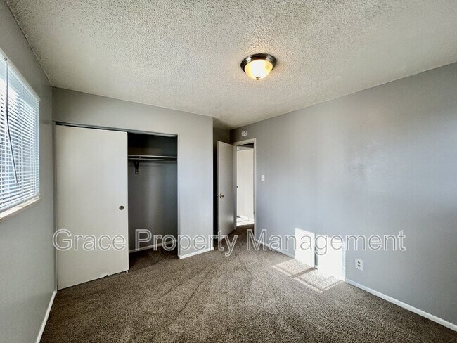 Building Photo - 2141 E 119th Pl
