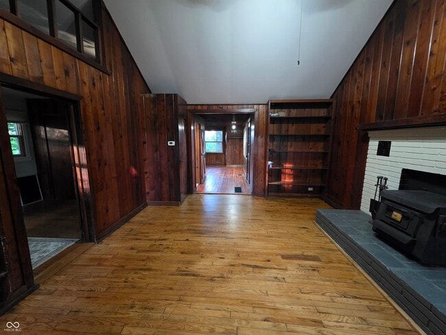 Building Photo - 158 Redbud Ln
