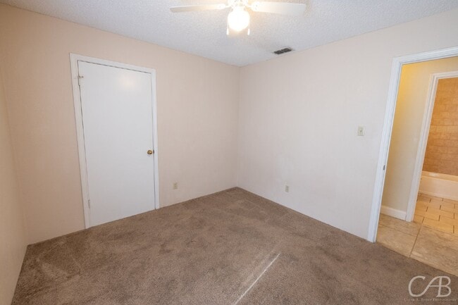 Building Photo - For lease