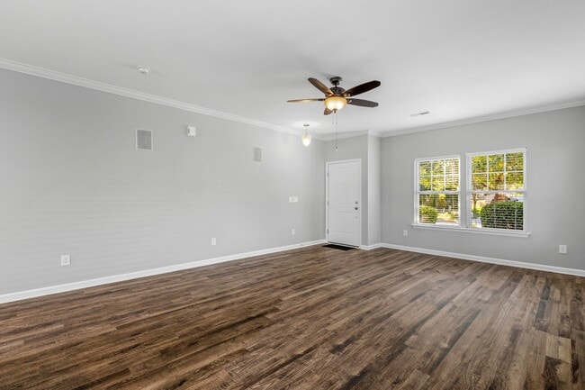Building Photo - Newer Home, Granite Counter-Tops, Wood Laminate Flooring, SS Appliances, Garage, Fenced, Must See!