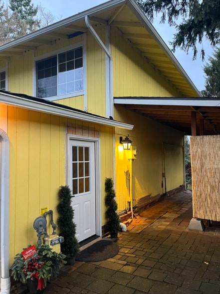 Building Photo - 11601 NE 155th St