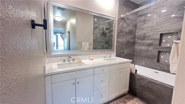 Building Photo - 10885 Verna Ln