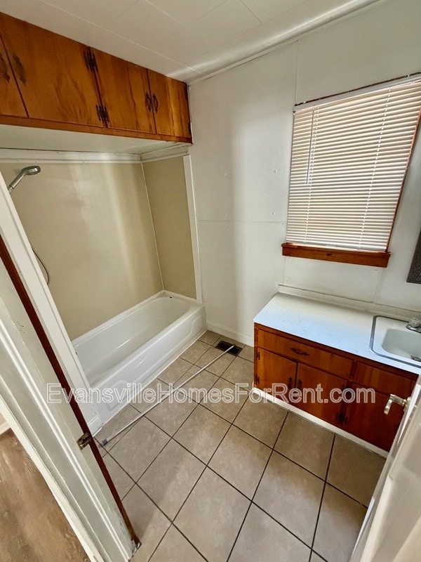 Building Photo - 2119 W Michigan St