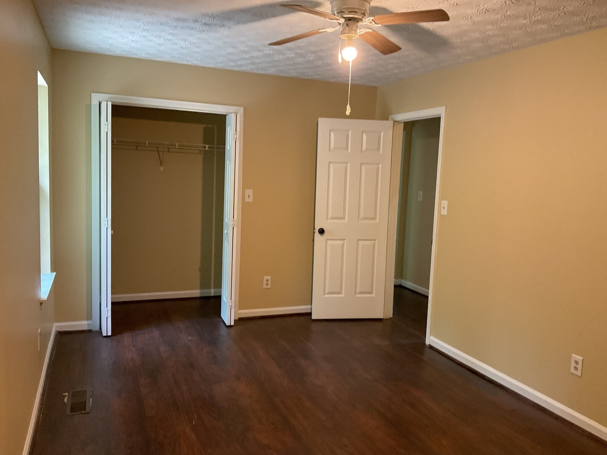 Building Photo - 222 Shadow Wood Dr