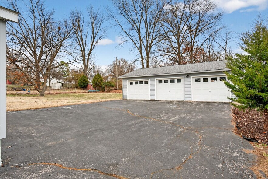 Building Photo - 444 Rosedale Terrace