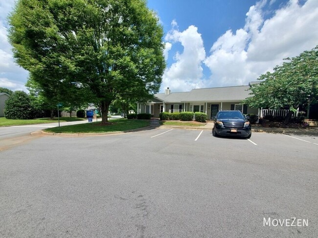 Building Photo - 814 Guilford College Rd