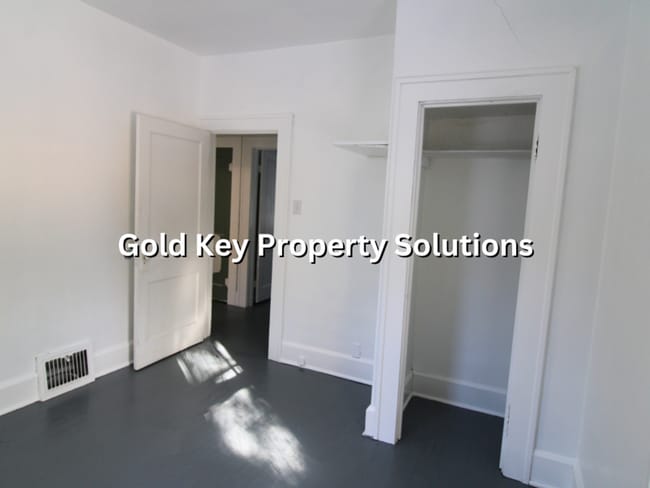 Building Photo - 631 High St