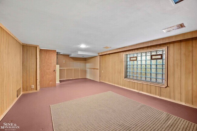 Building Photo - 759 Harcourt Rd