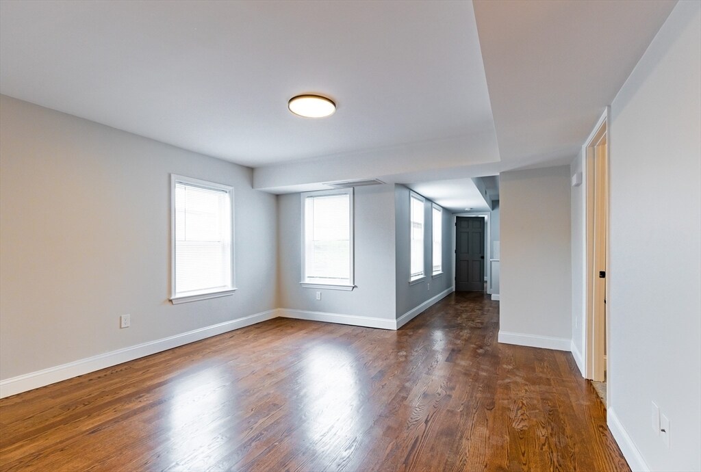 Building Photo - 173 Emerson St
