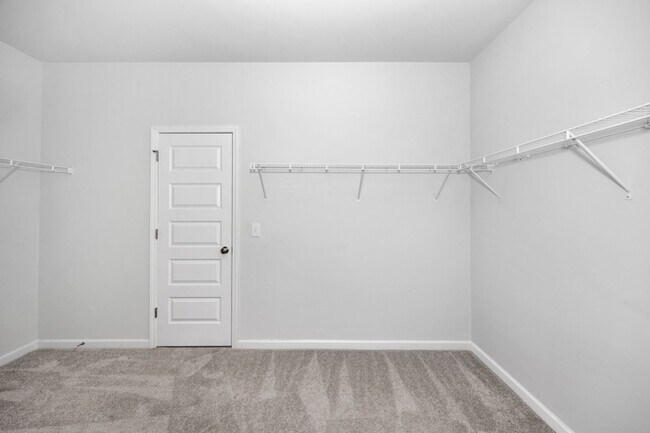 Building Photo - Beautiful 4-Bedroom Home with Office, Bonus Room, and Large Backyard
