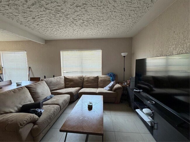 Building Photo - 2926 W St John St