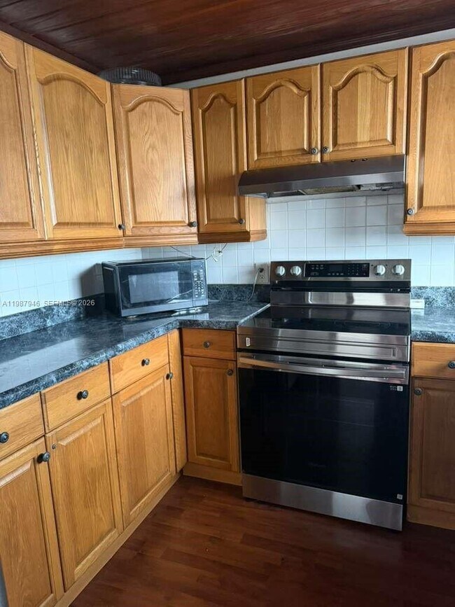 Building Photo - 200 Waterway Dr S