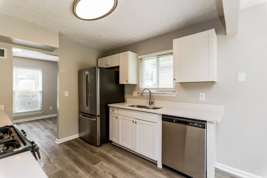 Building Photo - 6270 Beethoven Cir
