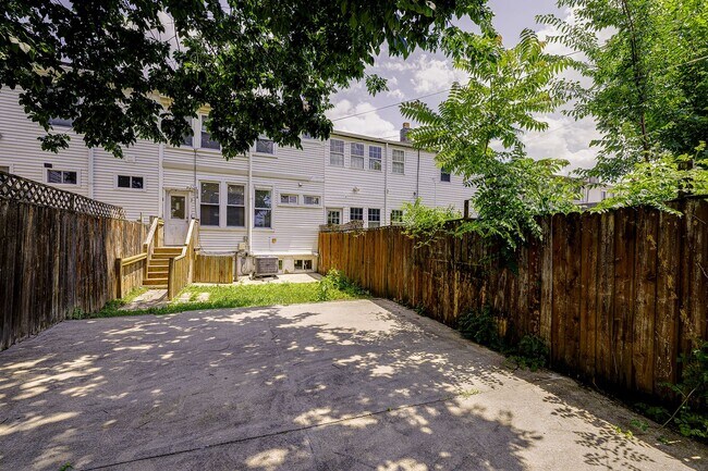 Building Photo - 5518 13th St NW