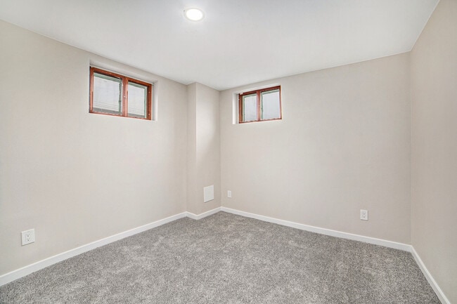 Building Photo - 720 W Washington St