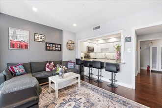 Building Photo - 100 Shearwater Ct E