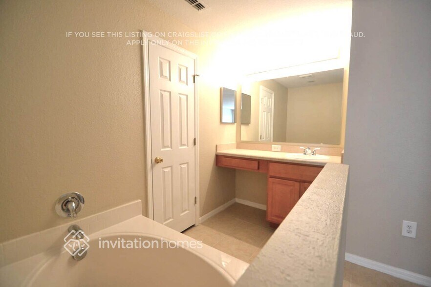 Building Photo - 4860 Preserve Blvd