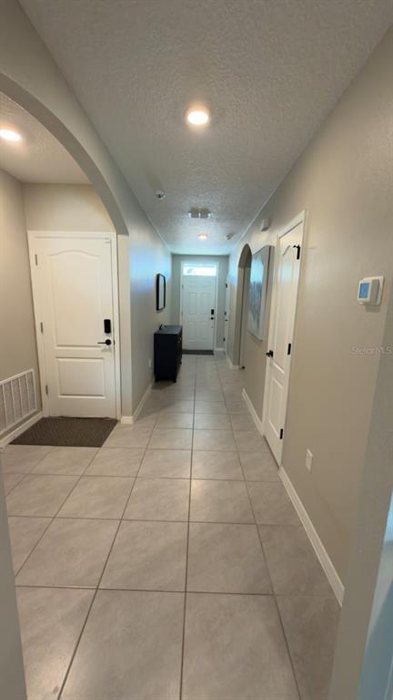 Building Photo - 1583 Barberry Dr