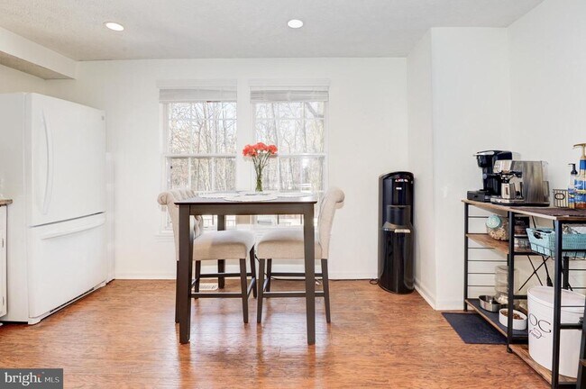 Building Photo - 1598 Woodcrest Dr