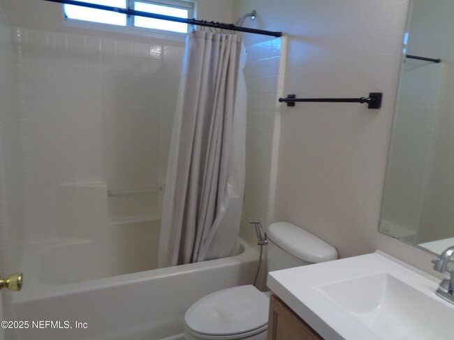 Building Photo - 153 Dover Bluff Dr