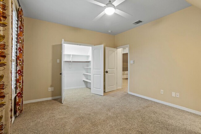 Building Photo - 3744 W Biddison St