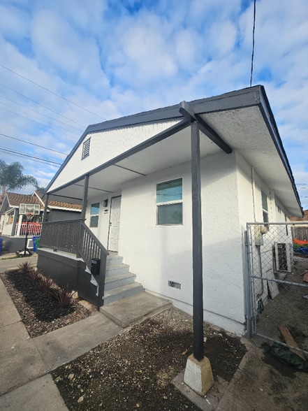 Building Photo - 3728 Franklin Ave