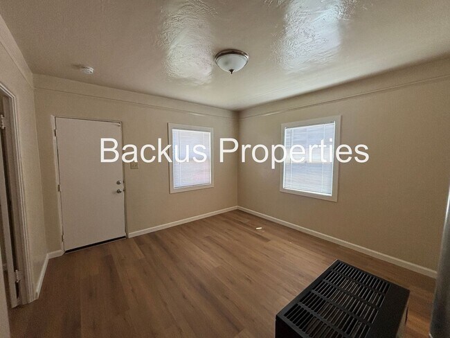 Building Photo - Newly renovated two bedroom cottage in South Salinas
