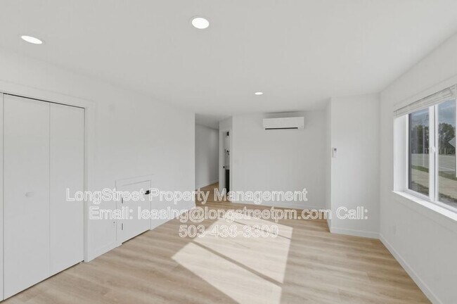 Building Photo - 820 S 19th St