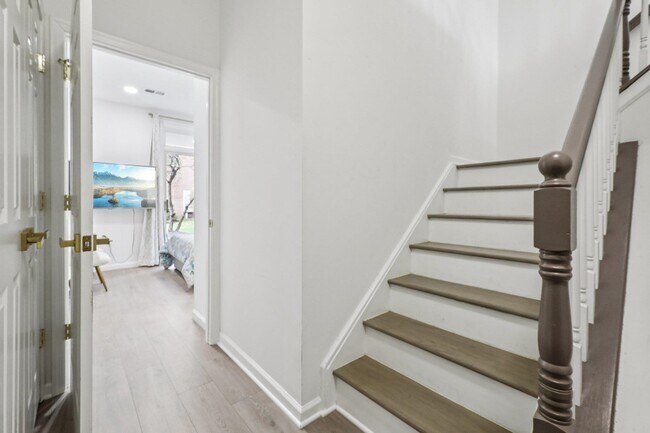 Building Photo - 458 Buffalo Ct