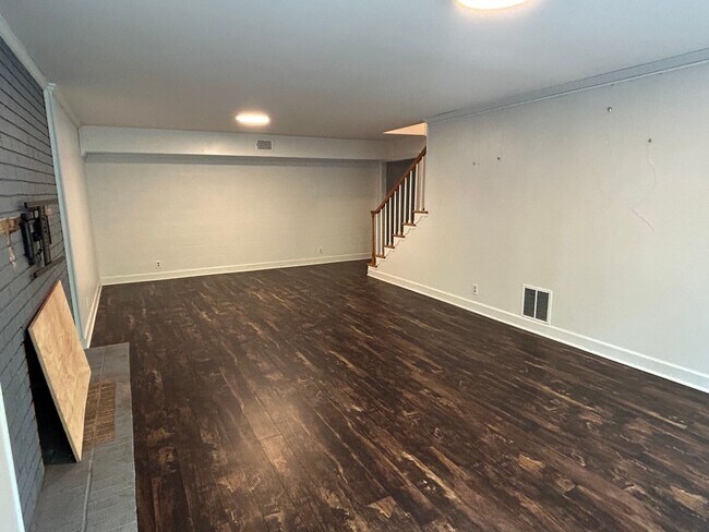 Building Photo - 5 Bed | 3.5 Bath House in Raleigh