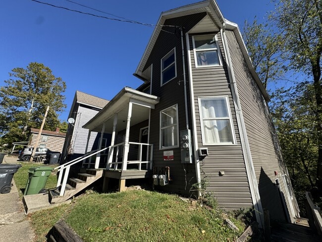Primary Photo - 352 Stewart St