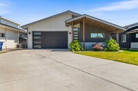 Building Photo - Exceptionally Maintained 3 Bedroom Home in Coeur d'Alene