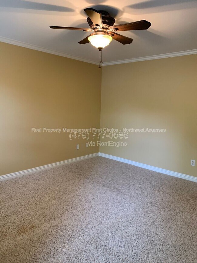 Building Photo - 300 Genesis Dr